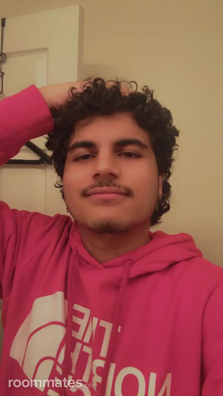 Profile photo 7 of 7