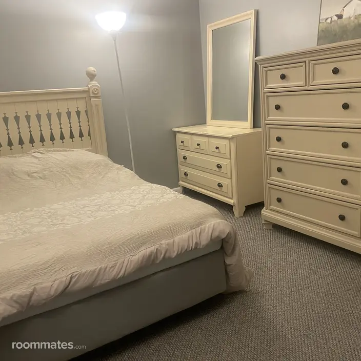 Room for rent in Windsor Locks, CT $950, condo