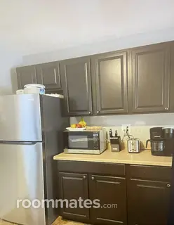 Room for rent in Windsor Locks, CT $850, condo