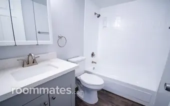 Room for rent in Phoenix, AZ $750, condo