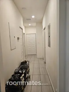 Room for rent in Doral, FL $1250, condo
