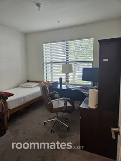 Room for rent in Doral, FL $1250, condo