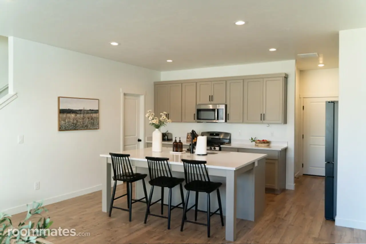Room for rent in Spanish Fork, UT $800, townhouse
