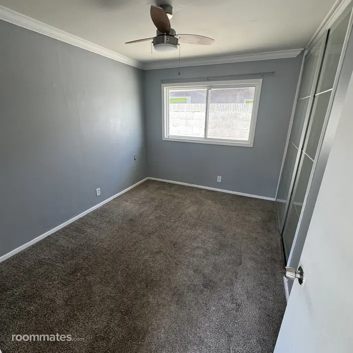 Room for rent in Santa Ana, CA $1200, house