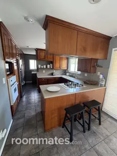 Room for rent in Santa Ana, CA $1400, house