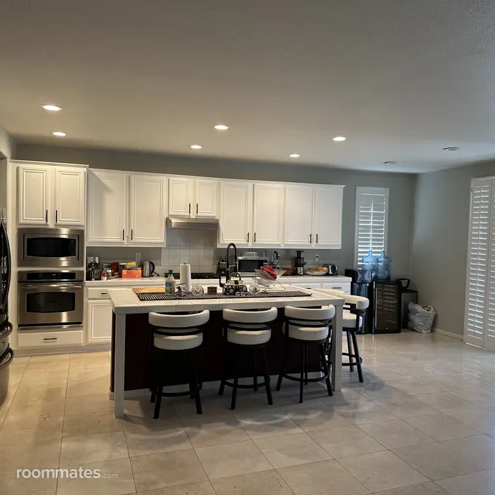 Room for rent in Palmdale, CA $1050, house