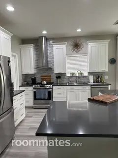 Room for rent in Tampa, FL $1500, house