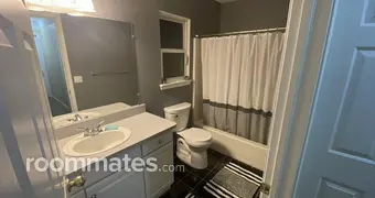 Room for rent in Lake Orion, MI $700, house