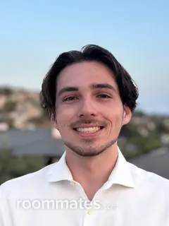 Roommate looking Manhattan Beach, CA, $2000