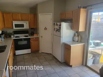 Room for rent in El Mirage, AZ $750, house