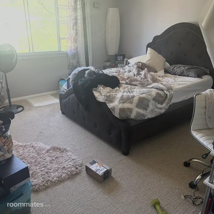 Room for rent in Enfield, CT $650, condo