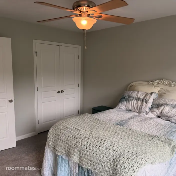 Room for rent in Cary, NC $1200, townhouse