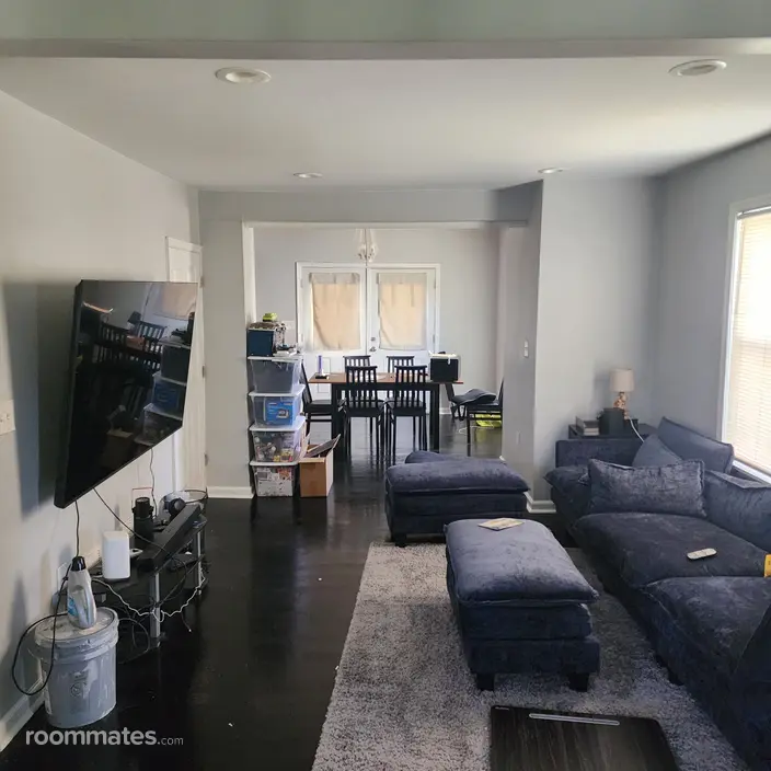 Room for rent in Baltimore, MD $700, house