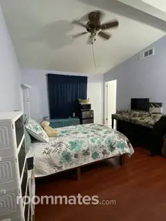 Room for rent in Garden Grove, CA $1000, house