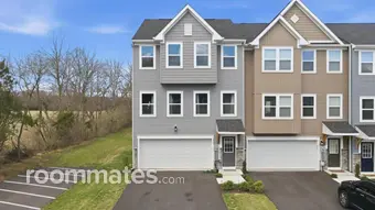 Room for rent in Inwood, WV $1100, townhouse