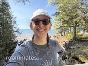 Roommate looking Gainesville, FL, $1000