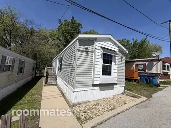 Room for rent in Hodgkins, IL $650, house
