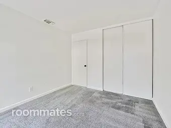 Room for rent in Sacramento, CA $975, townhouse