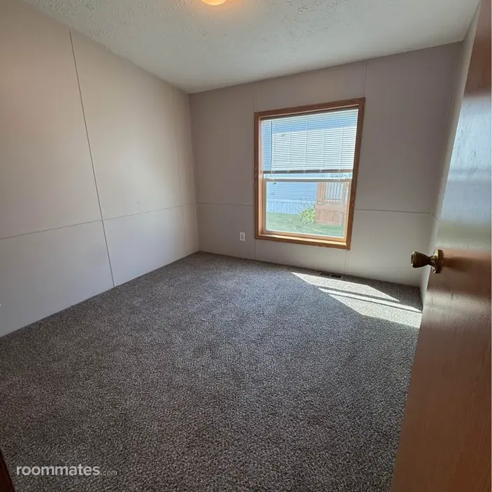 Room for rent in Fenton, MI $750, house