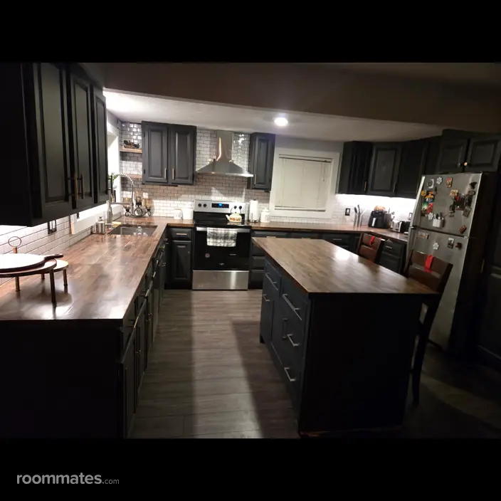 Room for rent in Knoxville, TN $1000, house
