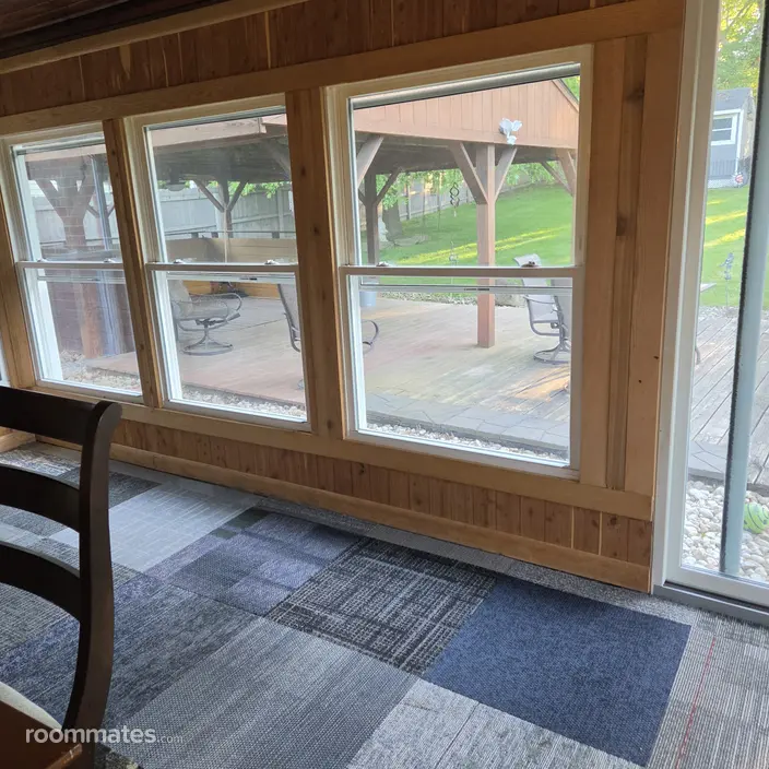 Room for rent in Youngstown, OH $500, house