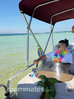 Roommate looking Mary Esther FL, $600