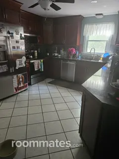 Room for rent in Uncasville, CT $800, house