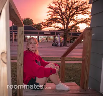 Roommate looking River Falls, WI, $900