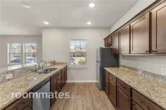 Room for rent in College Station, TX $800, townhouse