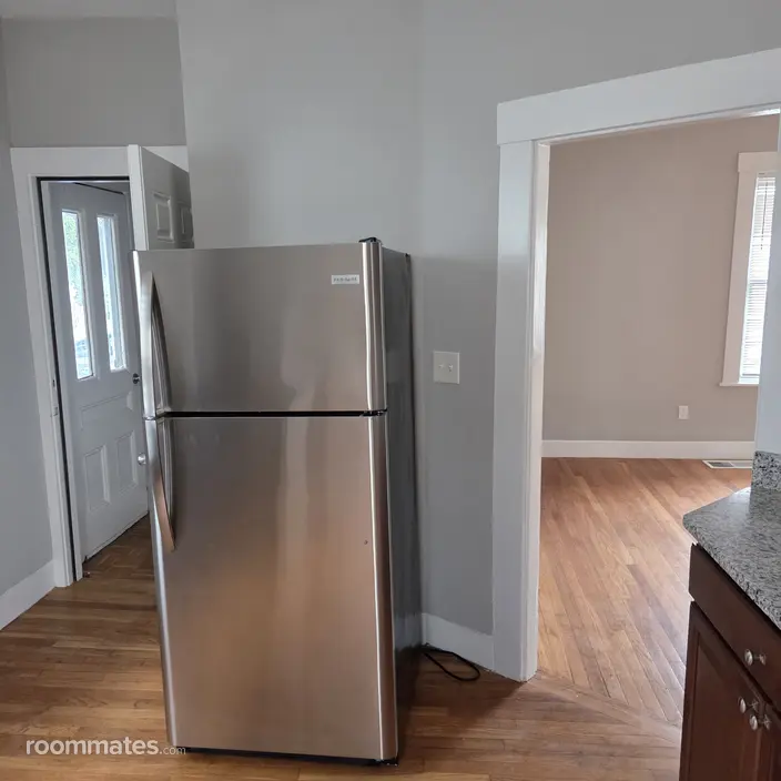 Room for rent in Waltham, MA $1400, house