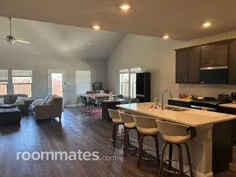 Room for rent in McKinney, TX $900, house