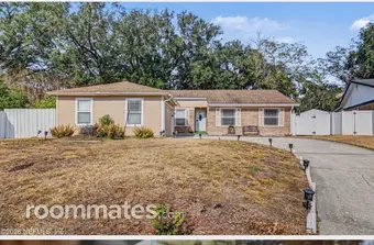 Room for rent in Jacksonville, FL $600, house