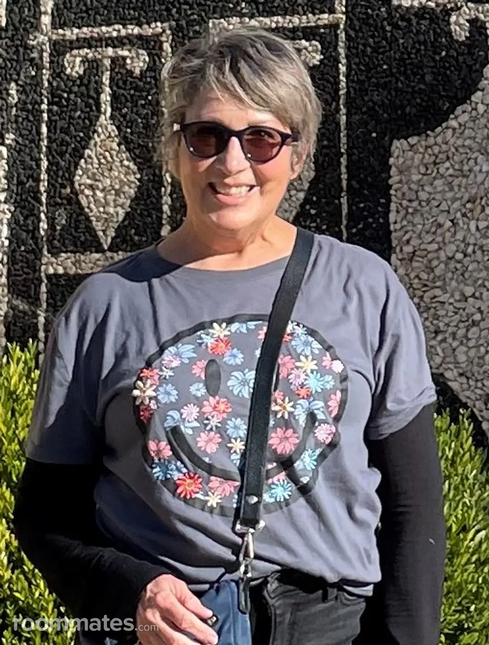 Profile photo 6 of 6