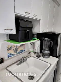 Room for rent in Bal Harbour, FL $850, condo