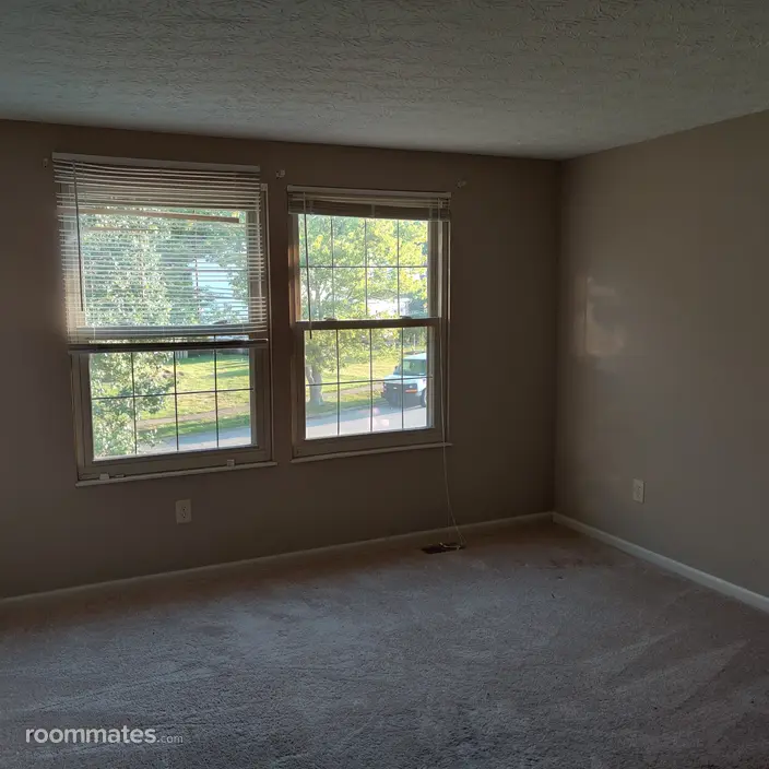 Room for rent in Cincinnati, OH $925, house