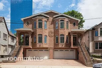 Room for rent in Fort Lee, NJ $2800, townhouse