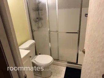 Room for rent in East Brunswick, NJ $800, house