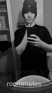Roommate looking Aston, PA, $1400