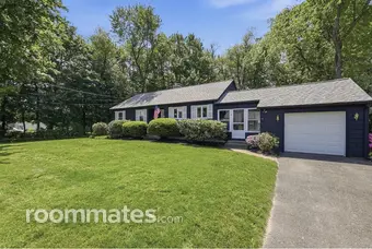 Room for rent in South Hadley, MA $1000, house