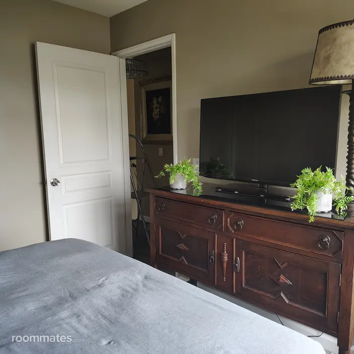Room for rent in Ventura, CA $1200, house