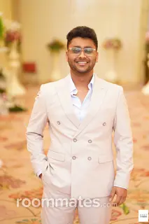 Roommate looking St. Charles IL, $1000