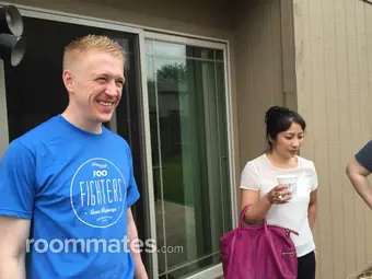 Roommate looking Chicago, IL, $1000