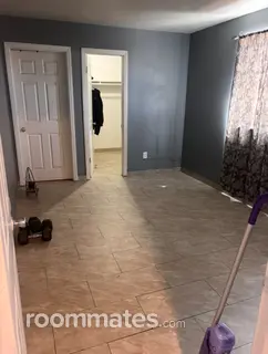 Room for rent in Jurupa Valley, CA $1000, house
