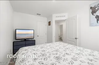Room for rent in Jacksonville, FL $900, townhouse