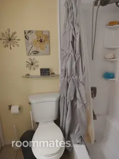Room for rent in Indianapolis, IN $800, house