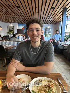 Roommate looking Santa Ana, CA, $1500