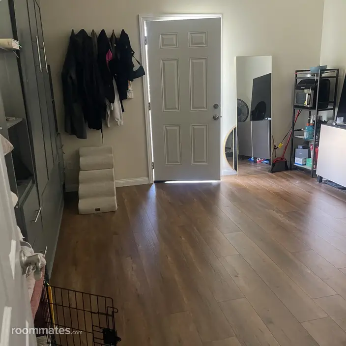Room for rent in Eastvale, CA $1300, house