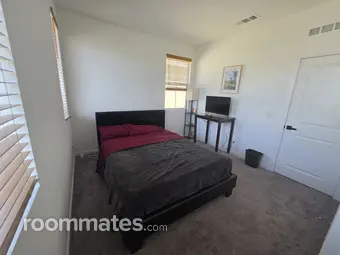 Room for rent in Fontana, CA $1300, house