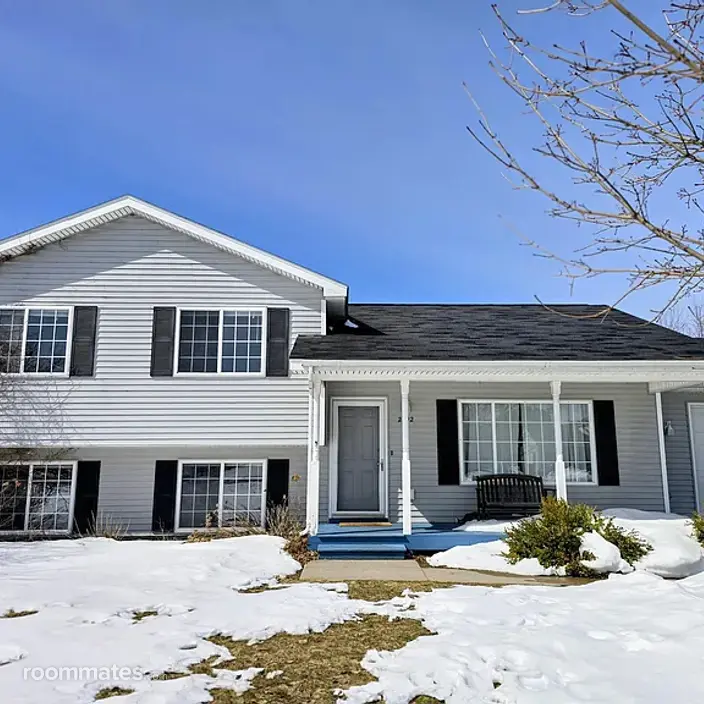Room for rent in Traverse City, MI $800, house
