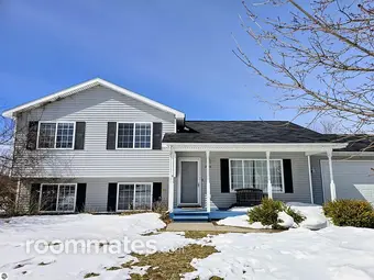 Room for rent in Traverse City, MI $800, house